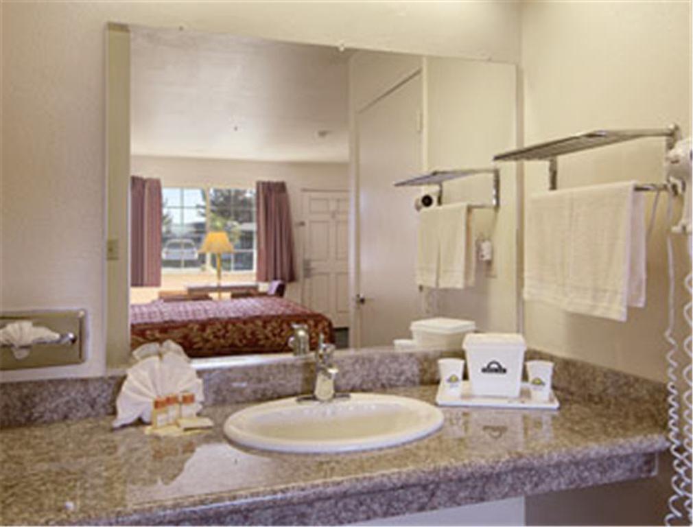 Days Inn Salinas Airport Zimmer foto