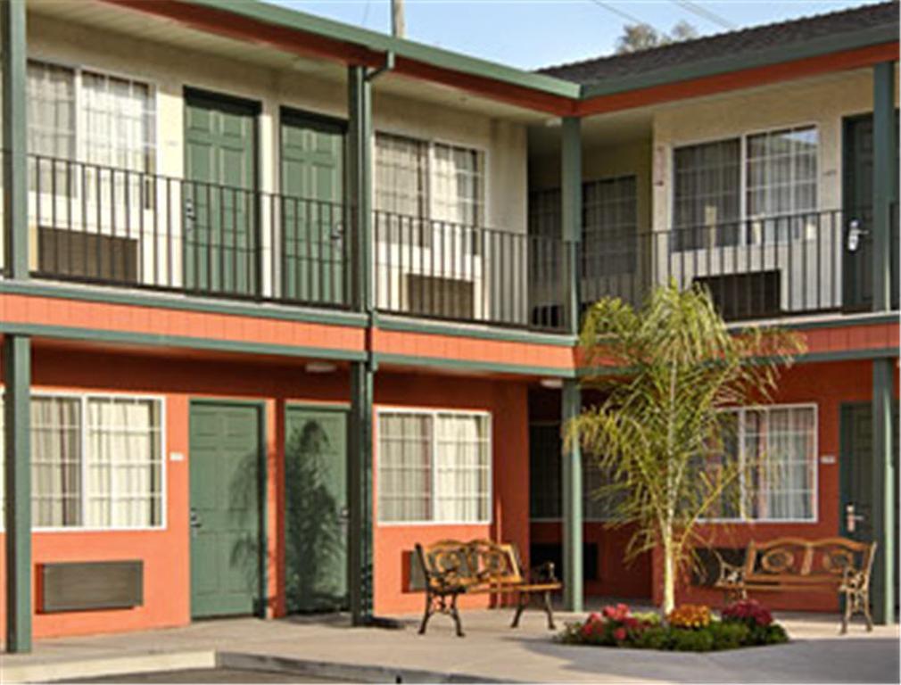 Days Inn Salinas Airport Exterior foto